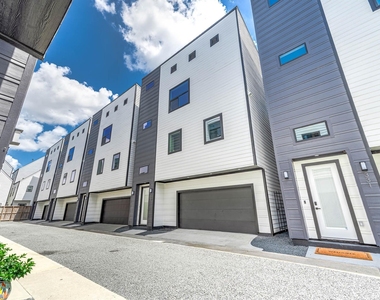327 N Nagle Street - Photo Thumbnail 2