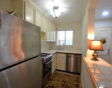 2414 Morse Street - Photo Thumbnail 4