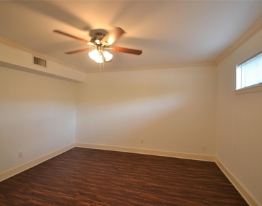 2414 Morse Street - Photo Thumbnail 7