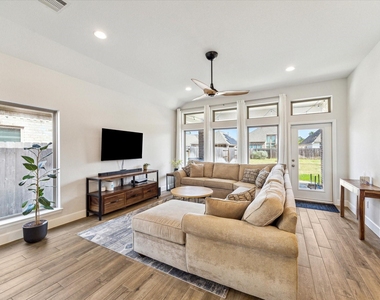 16326 Silver Emperor Street - Photo Thumbnail 3
