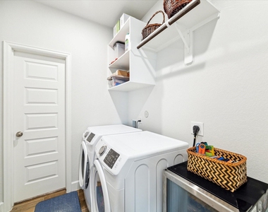 16326 Silver Emperor Street - Photo Thumbnail 24