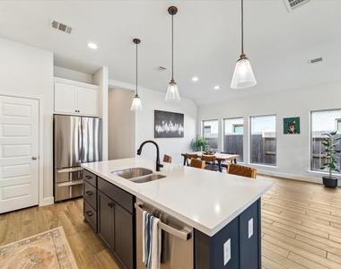 16326 Silver Emperor Street - Photo Thumbnail 12