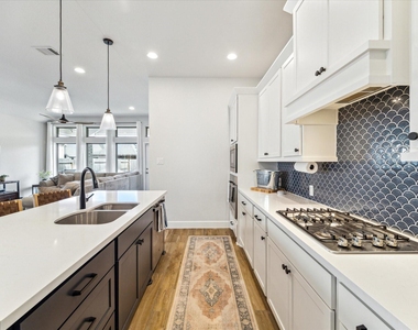 16326 Silver Emperor Street - Photo Thumbnail 10