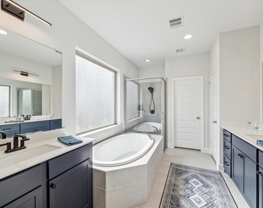 16326 Silver Emperor Street - Photo Thumbnail 17