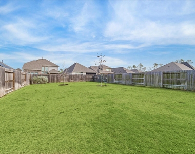 16326 Silver Emperor Street - Photo Thumbnail 27