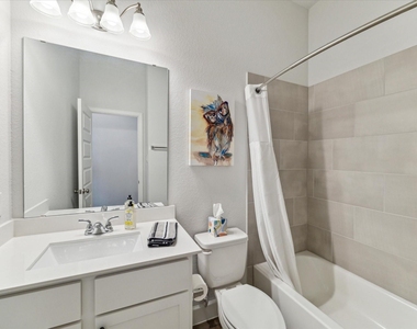 16326 Silver Emperor Street - Photo Thumbnail 22