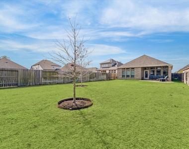 16326 Silver Emperor Street - Photo Thumbnail 28
