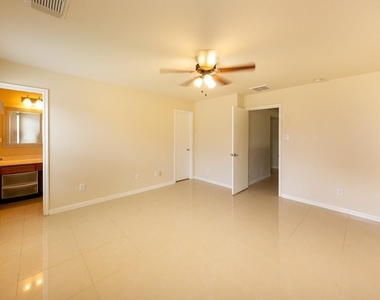 29235 Legends Hill Drive - Photo Thumbnail 10