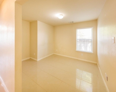 29235 Legends Hill Drive - Photo Thumbnail 12