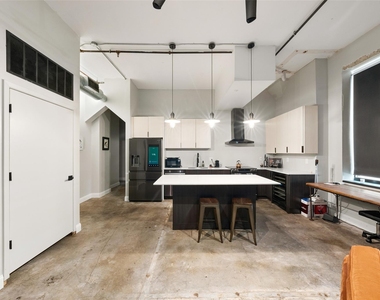 705 Main St Nw - Photo Thumbnail 2