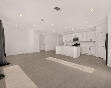 26615 Coast Redwood Drive - Photo Thumbnail 8
