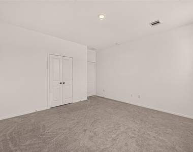 26615 Coast Redwood Drive - Photo Thumbnail 14