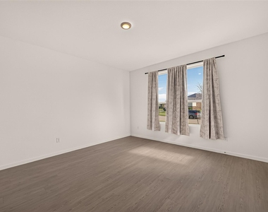 26615 Coast Redwood Drive - Photo Thumbnail 33