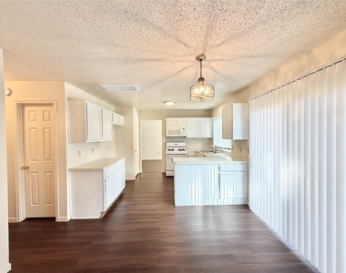 17210 Colony Creek Drive - Photo Thumbnail 7