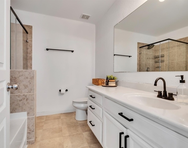14114 Pecan Hill Court - Photo Thumbnail 8