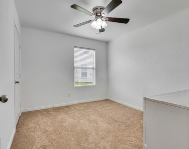 14114 Pecan Hill Court - Photo Thumbnail 12