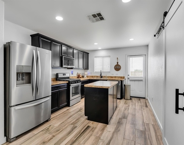14114 Pecan Hill Court - Photo Thumbnail 5