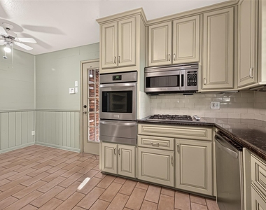 4517 Lido Lane - Photo Thumbnail 14