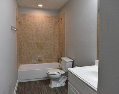 18214 Tupper Bend Lane - Photo Thumbnail 17