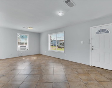 1706 Bayou Homes Drive - Photo Thumbnail 5