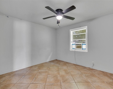 1706 Bayou Homes Drive - Photo Thumbnail 13