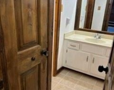 8801 Hammerly Boulevard - Photo Thumbnail 4