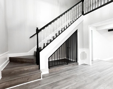 537 Natchez Park - Photo Thumbnail 4