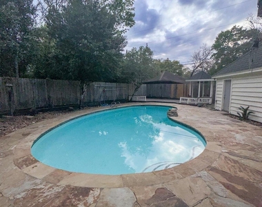 537 Natchez Park - Photo Thumbnail 16