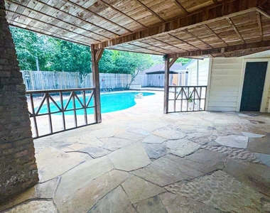 537 Natchez Park - Photo Thumbnail 14