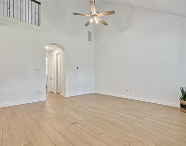 323 Highland Bayou Drive - Photo Thumbnail 8