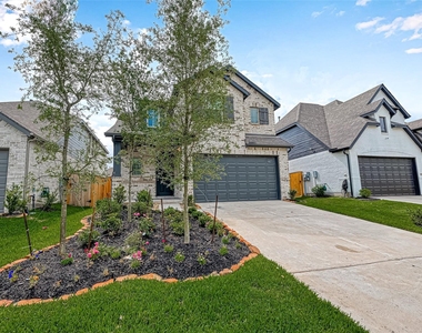 323 Highland Bayou Drive - Photo Thumbnail 1