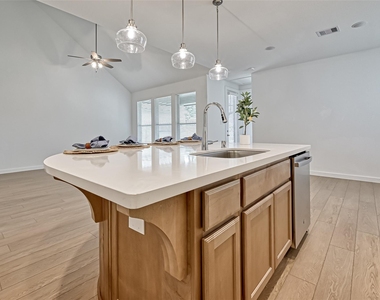 323 Highland Bayou Drive - Photo Thumbnail 18
