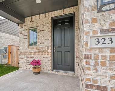 323 Highland Bayou Drive - Photo Thumbnail 3