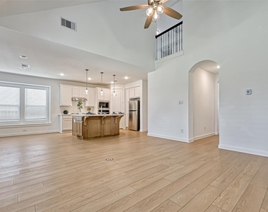 323 Highland Bayou Drive - Photo Thumbnail 7
