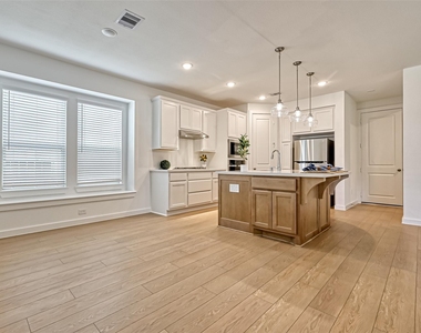 323 Highland Bayou Drive - Photo Thumbnail 9