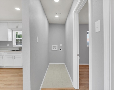 7003 Schlitz Lane - Photo Thumbnail 8