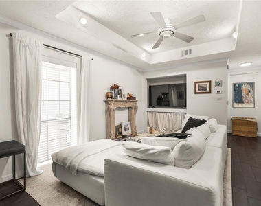 2510 Whitney Street - Photo Thumbnail 3