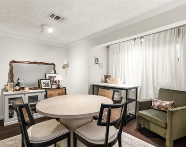 2510 Whitney Street - Photo Thumbnail 6