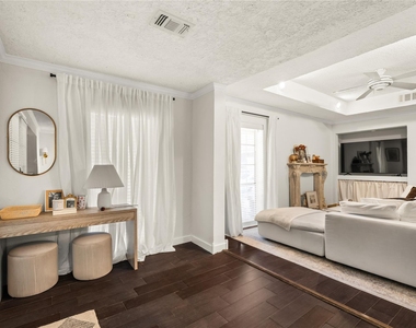 2510 Whitney Street - Photo Thumbnail 1