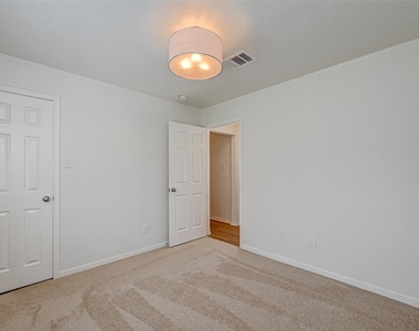 8418 Woodland Knoll Lane - Photo Thumbnail 22