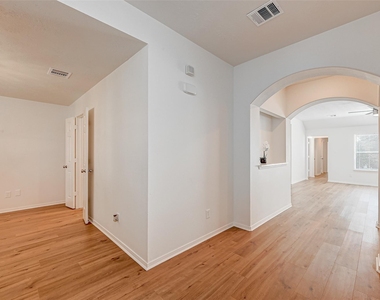 8418 Woodland Knoll Lane - Photo Thumbnail 5
