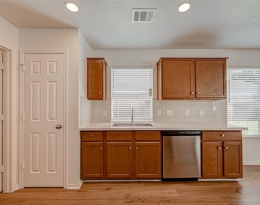 8418 Woodland Knoll Lane - Photo Thumbnail 19
