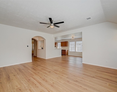 8418 Woodland Knoll Lane - Photo Thumbnail 10
