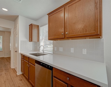8418 Woodland Knoll Lane - Photo Thumbnail 14