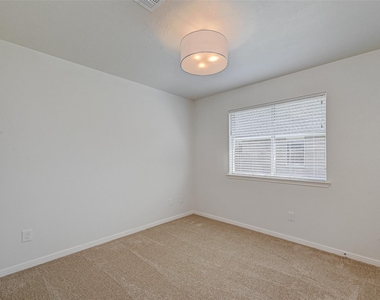 8418 Woodland Knoll Lane - Photo Thumbnail 21