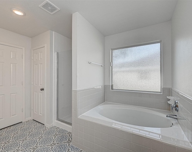 8418 Woodland Knoll Lane - Photo Thumbnail 29