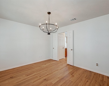 8418 Woodland Knoll Lane - Photo Thumbnail 8