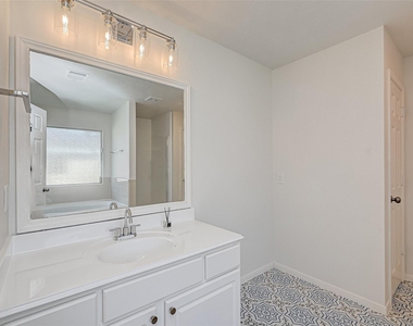 8418 Woodland Knoll Lane - Photo Thumbnail 28