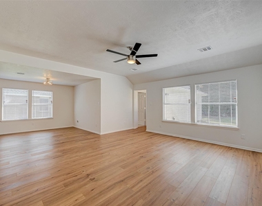8418 Woodland Knoll Lane - Photo Thumbnail 9