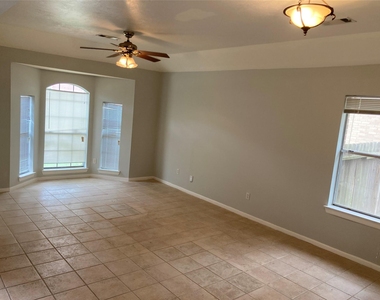 13659 Bonilla Lane - Photo Thumbnail 2